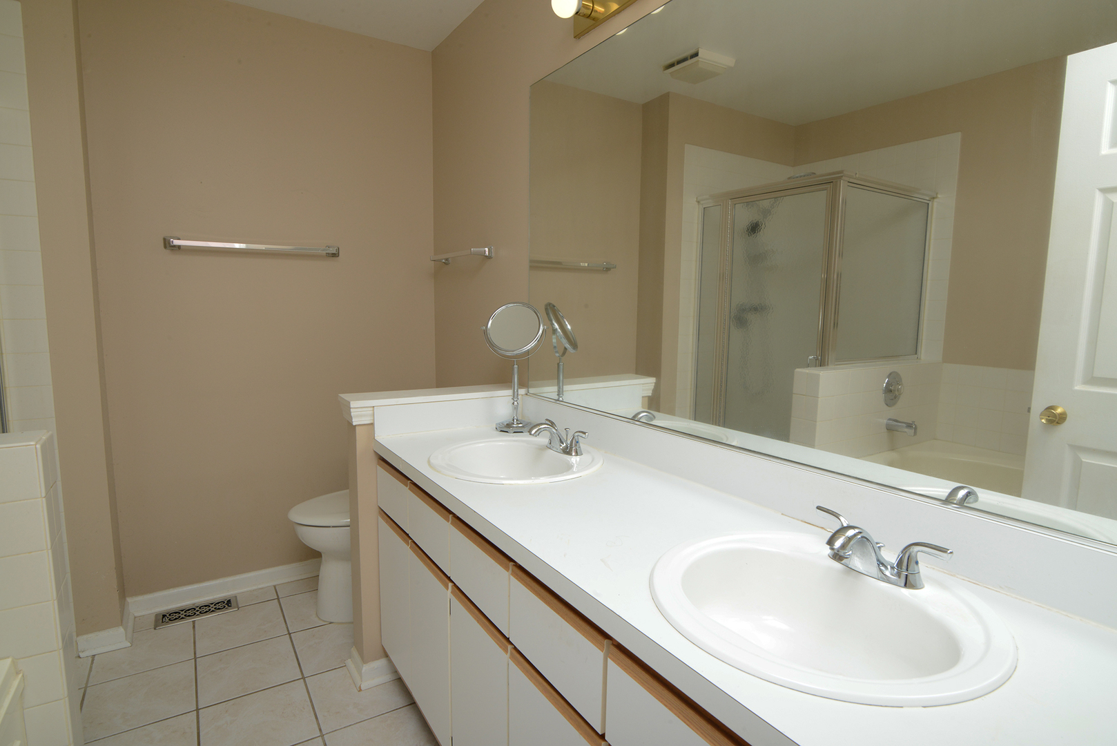 1050 Ridgefield Circle Property Photo 21