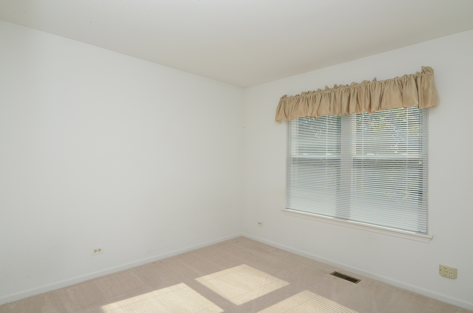 1050 Ridgefield Circle Property Photo 22