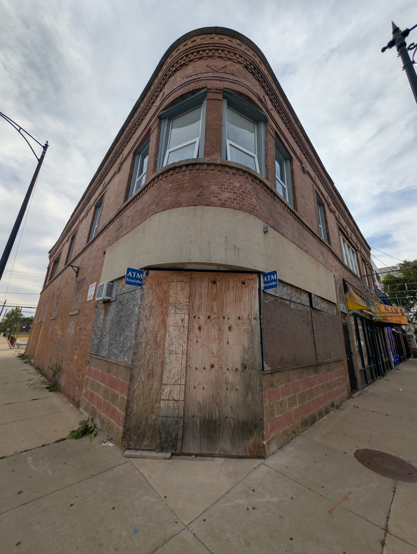 735 W 79th Street Property Photo 2