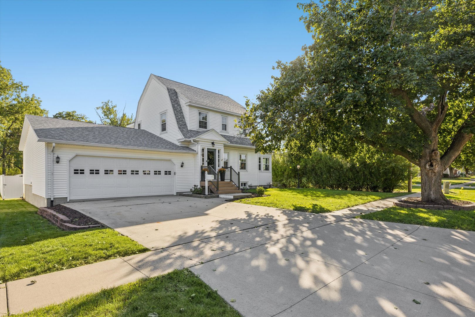 219 10th Street Property Photo 4