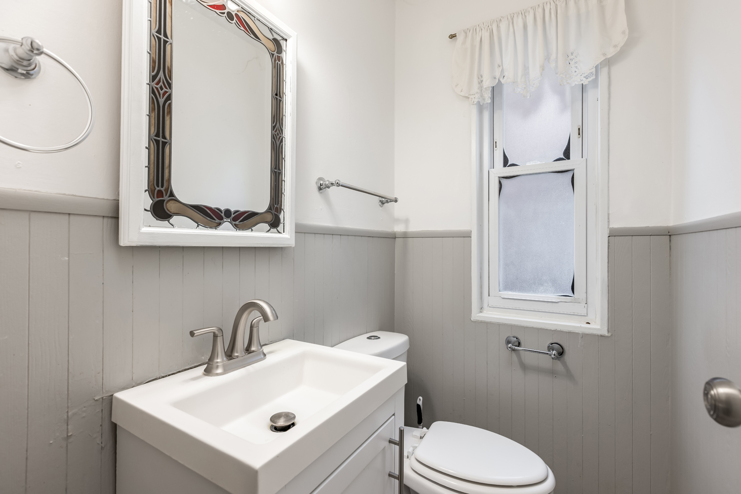 4720 Main Street A Property Photo 8