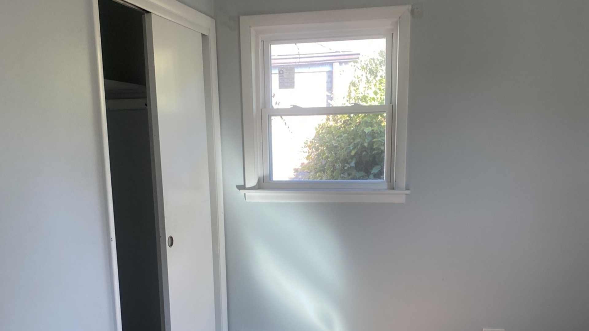12321 S Green Street Property Photo 7