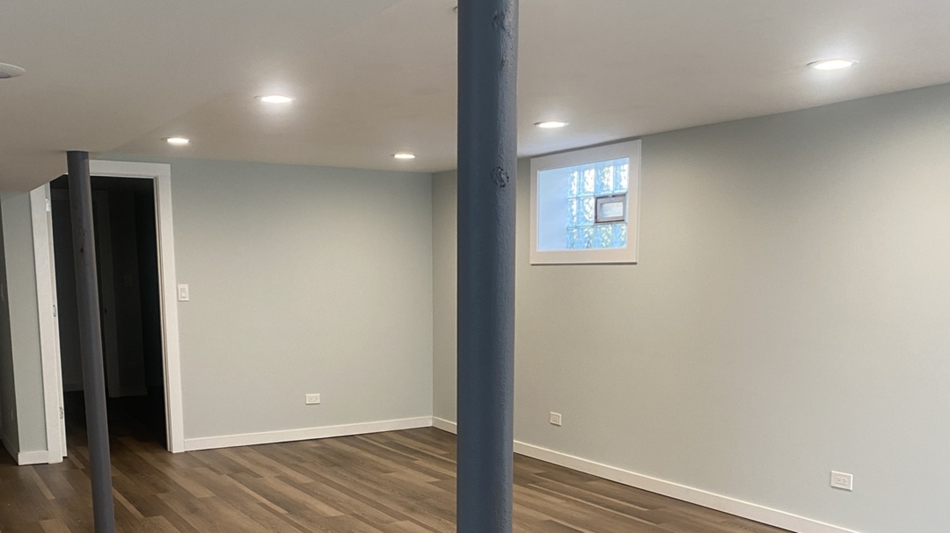 12321 S Green Street Property Photo 10