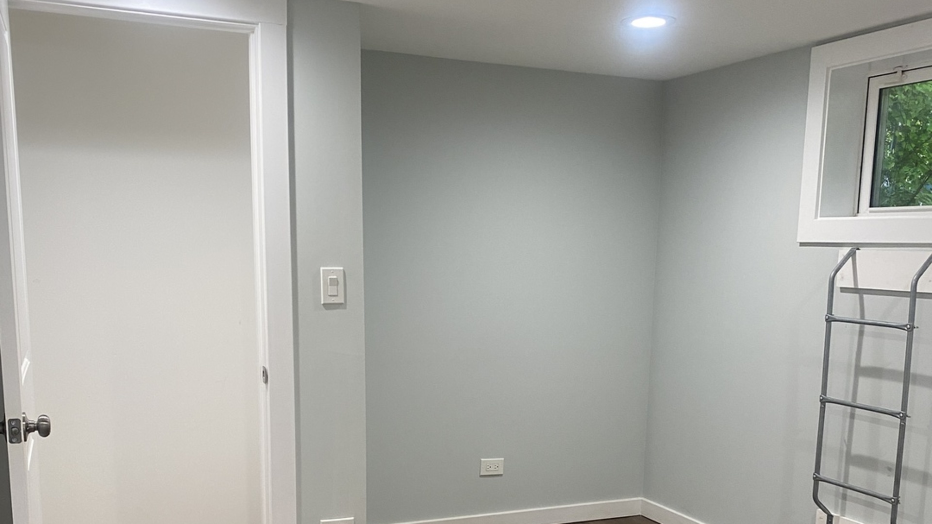 12321 S Green Street Property Photo 11
