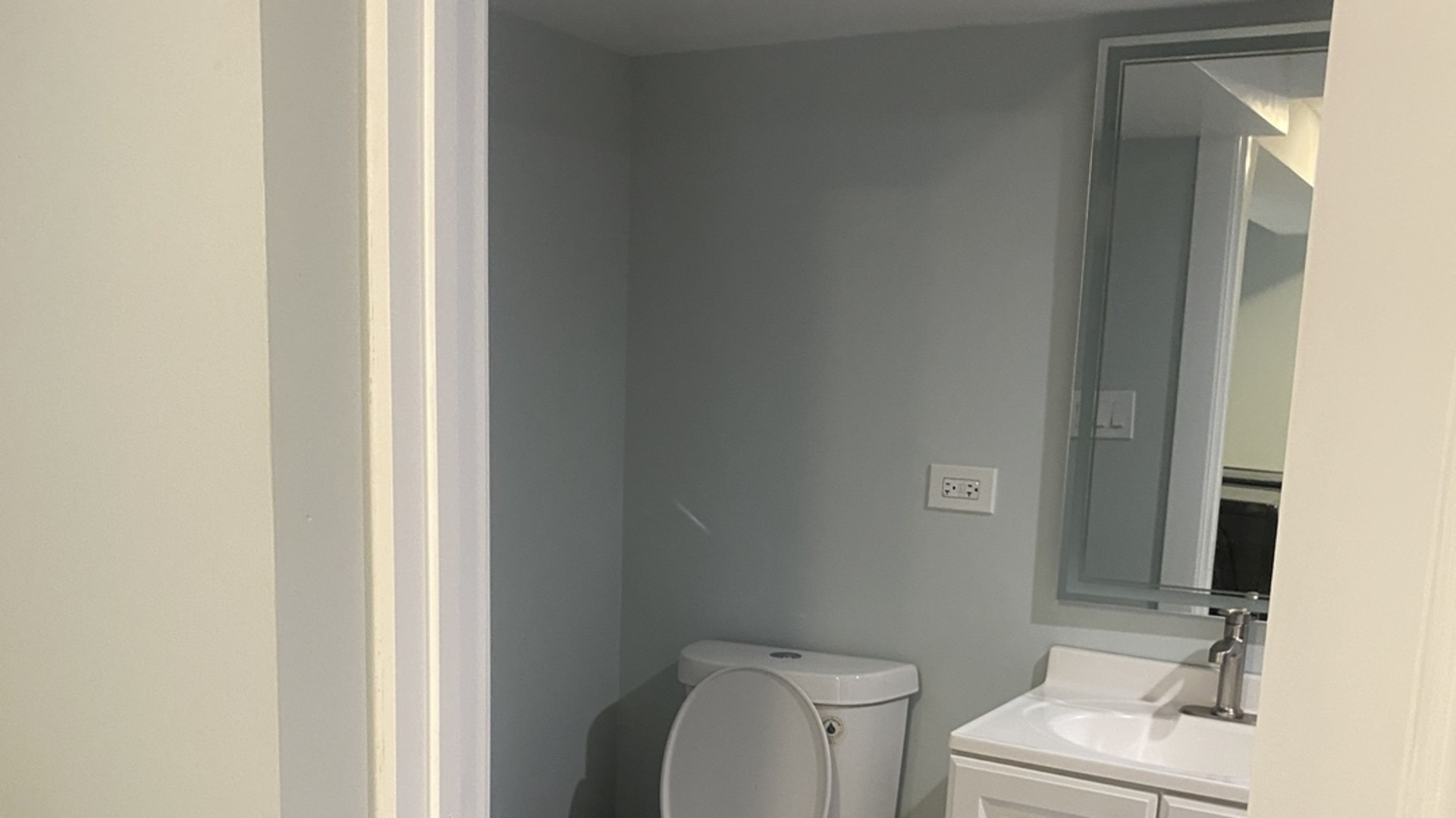 12321 S Green Street Property Photo 13