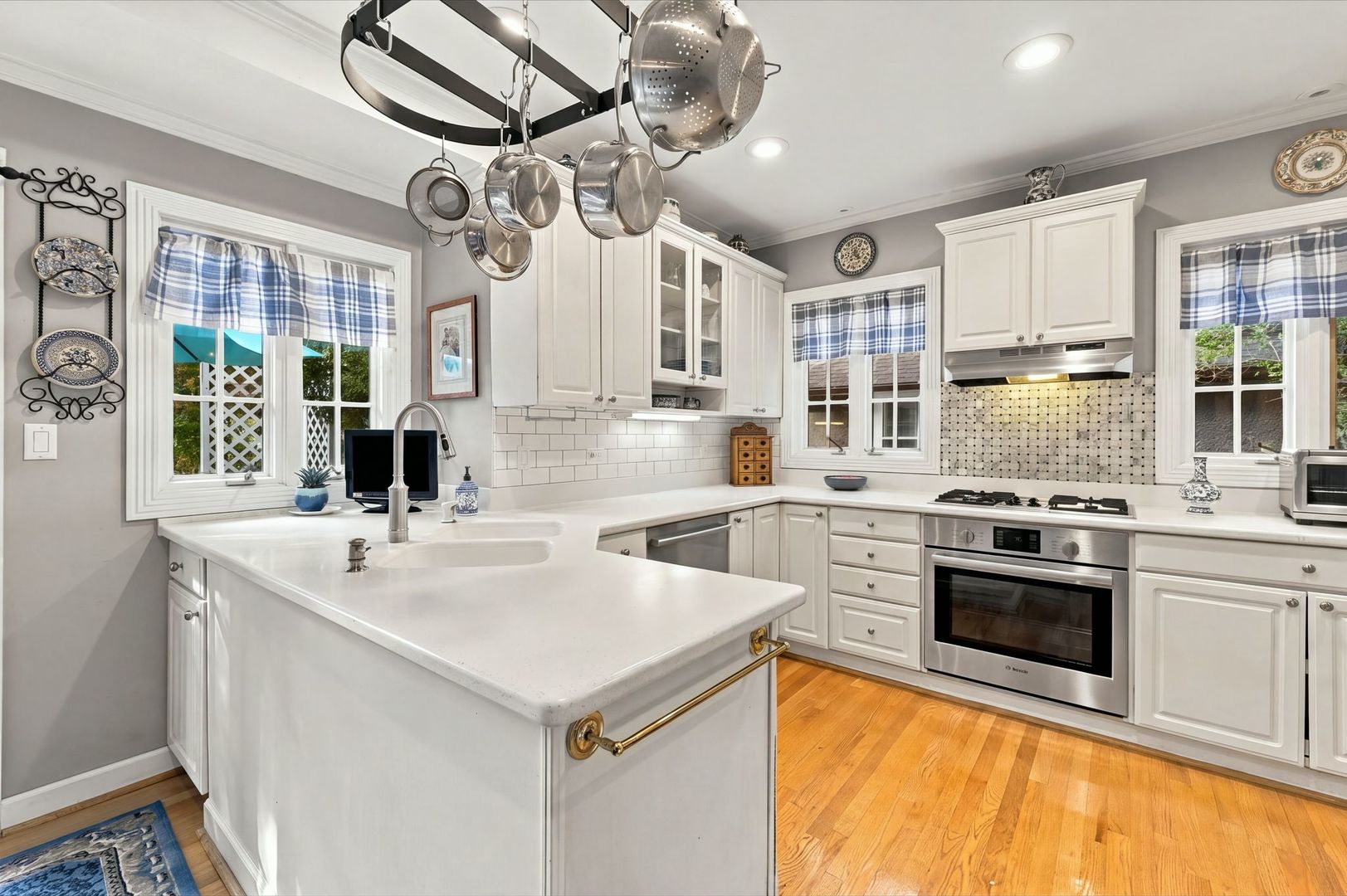 420 Lincoln Avenue Property Photo 10