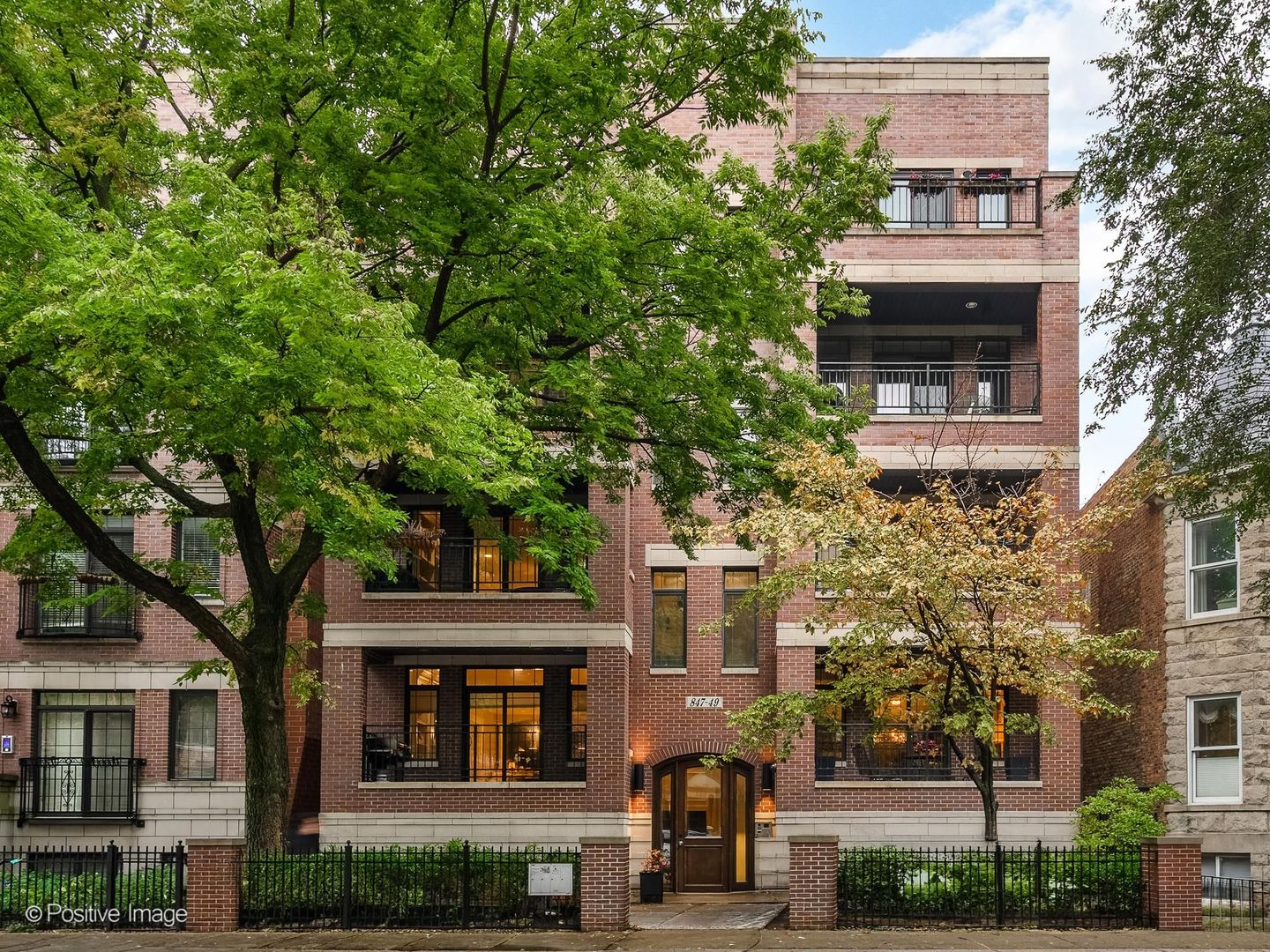847 W Diversey Parkway 2e Property Photo 1