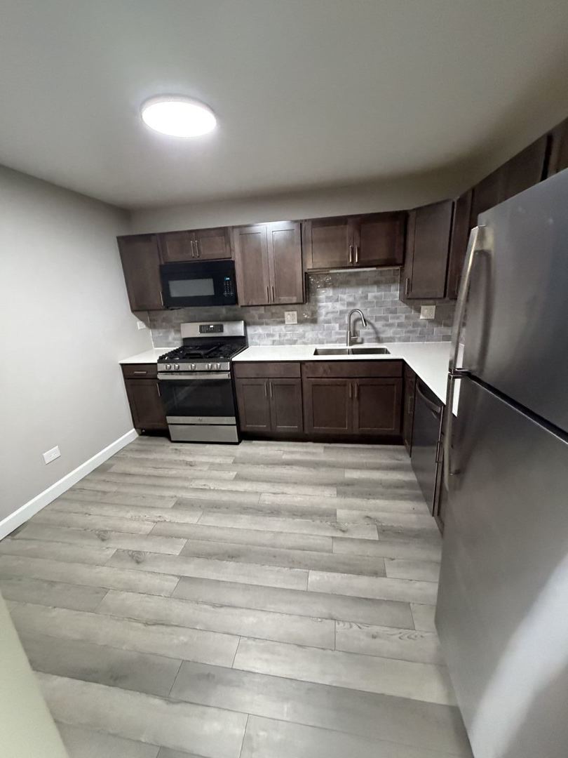 445 S Cleveland Avenue 204 Property Photo 5