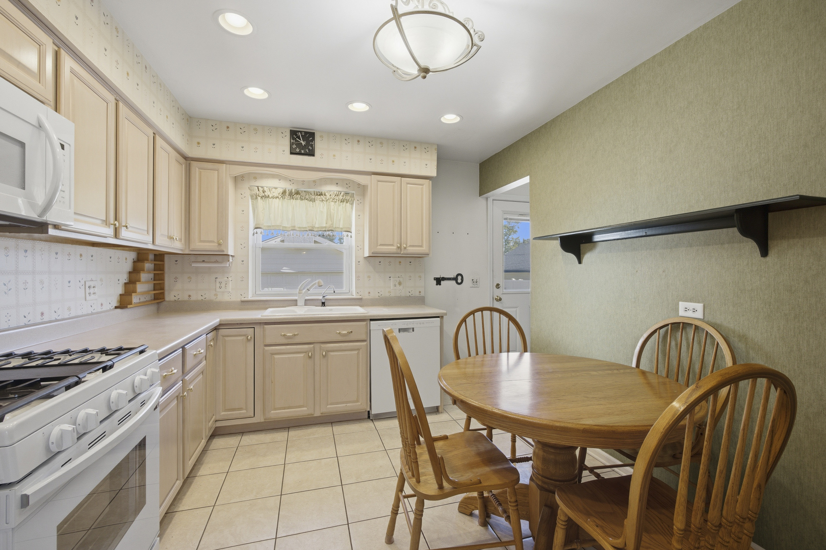 455 N Maple Avenue Property Photo 6