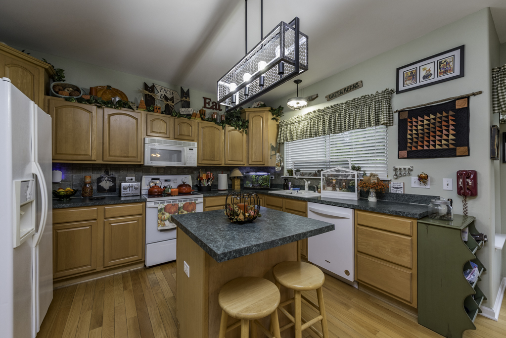 821 Woodhill Court Property Photo 10