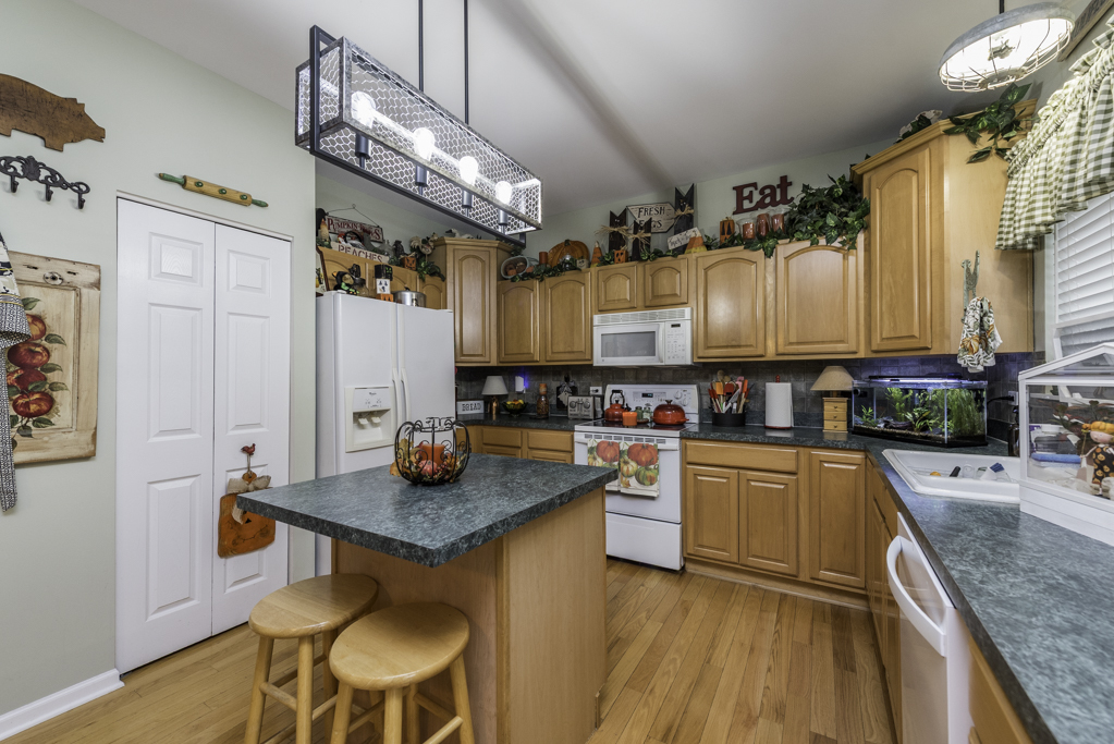 821 Woodhill Court Property Photo 11
