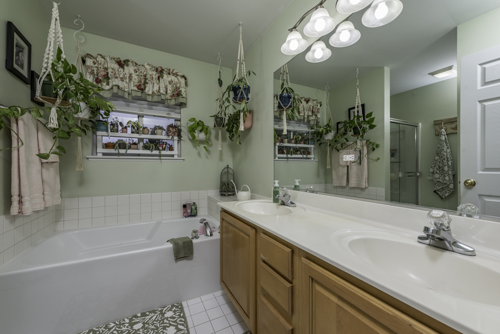 821 Woodhill Court Property Photo 15