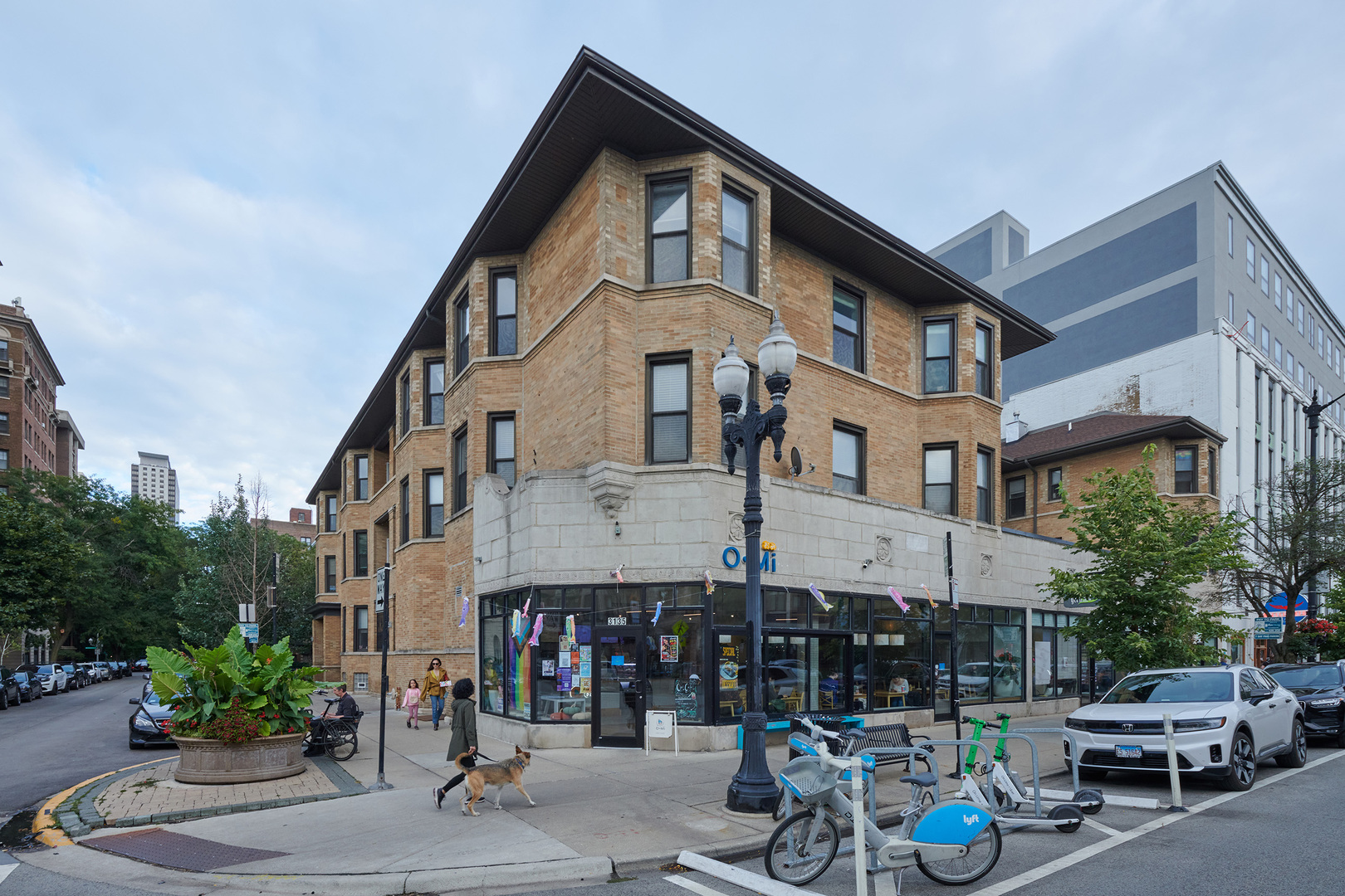 3125-35 N Broadway Avenue Property Photo 2