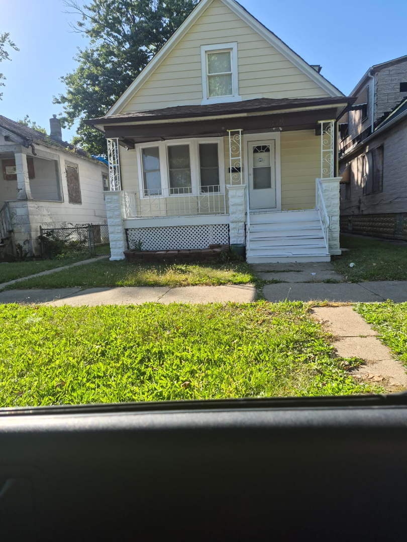 11236 S Stewart Avenue Property Photo 1