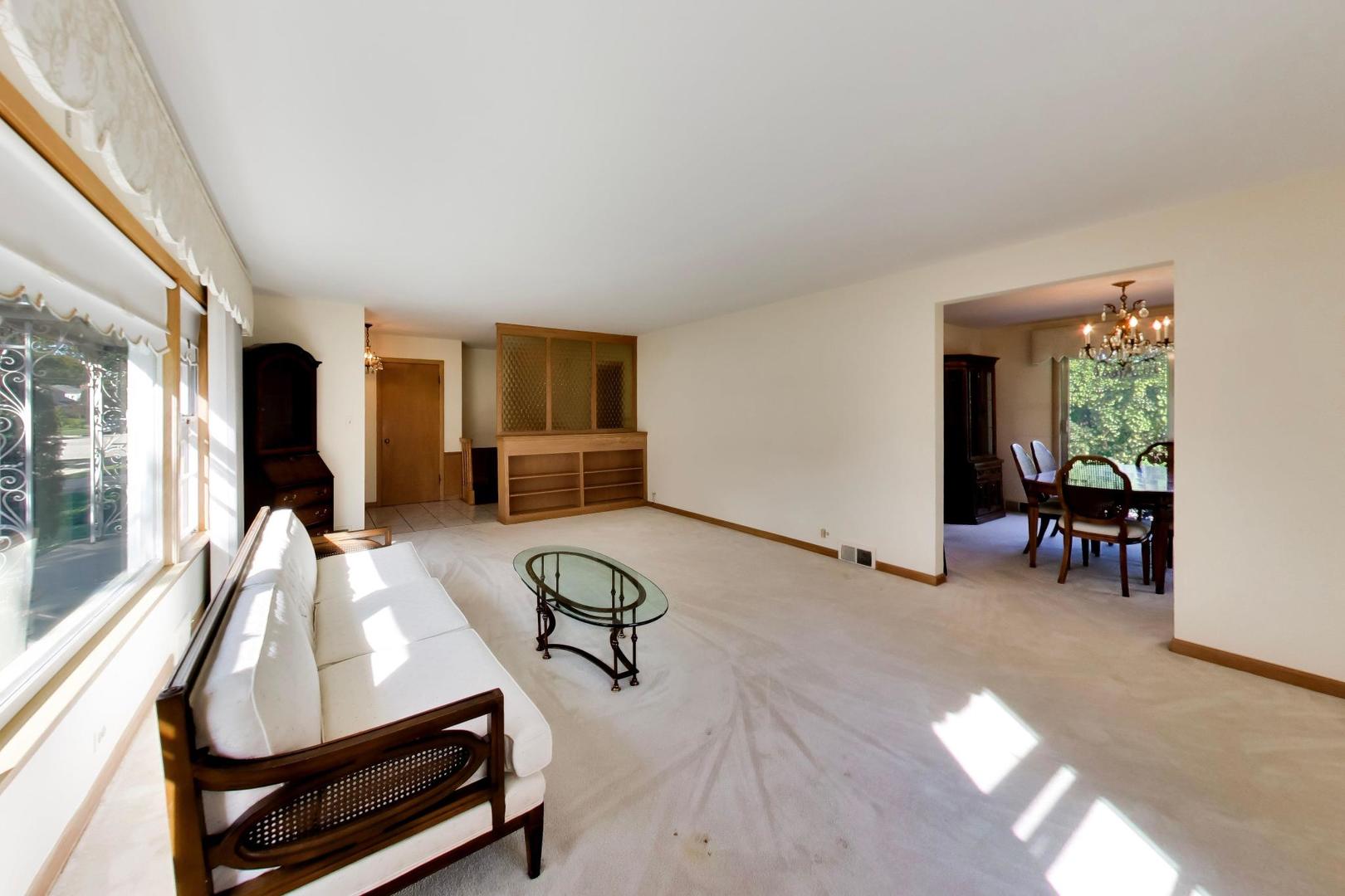 1201 S Lincoln Avenue Property Photo 8