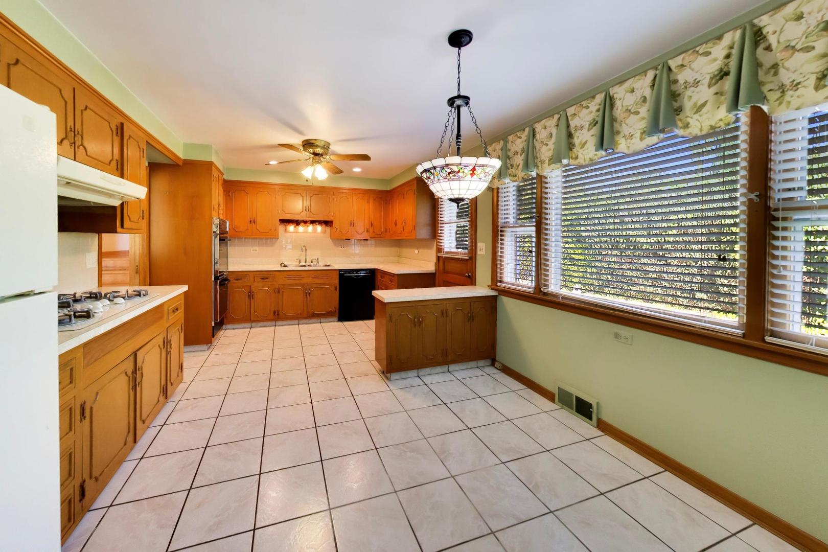 1201 S Lincoln Avenue Property Photo 15
