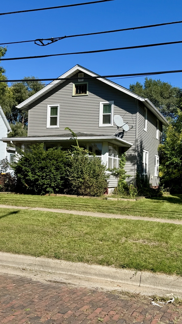 1607 Latham Street Property Photo 1