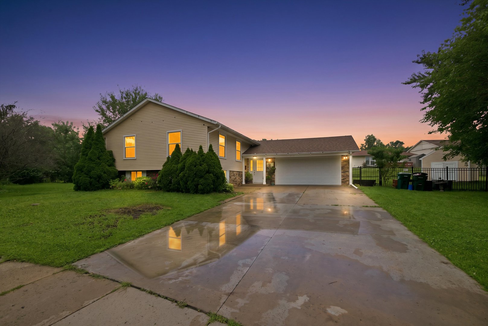 1204 Lincoln Court Property Photo 1