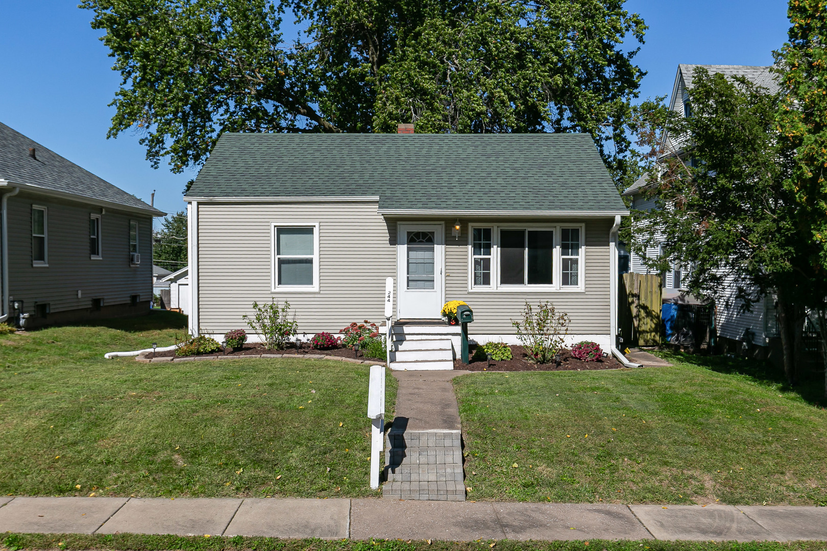 244 W 31st Street Property Photo 1
