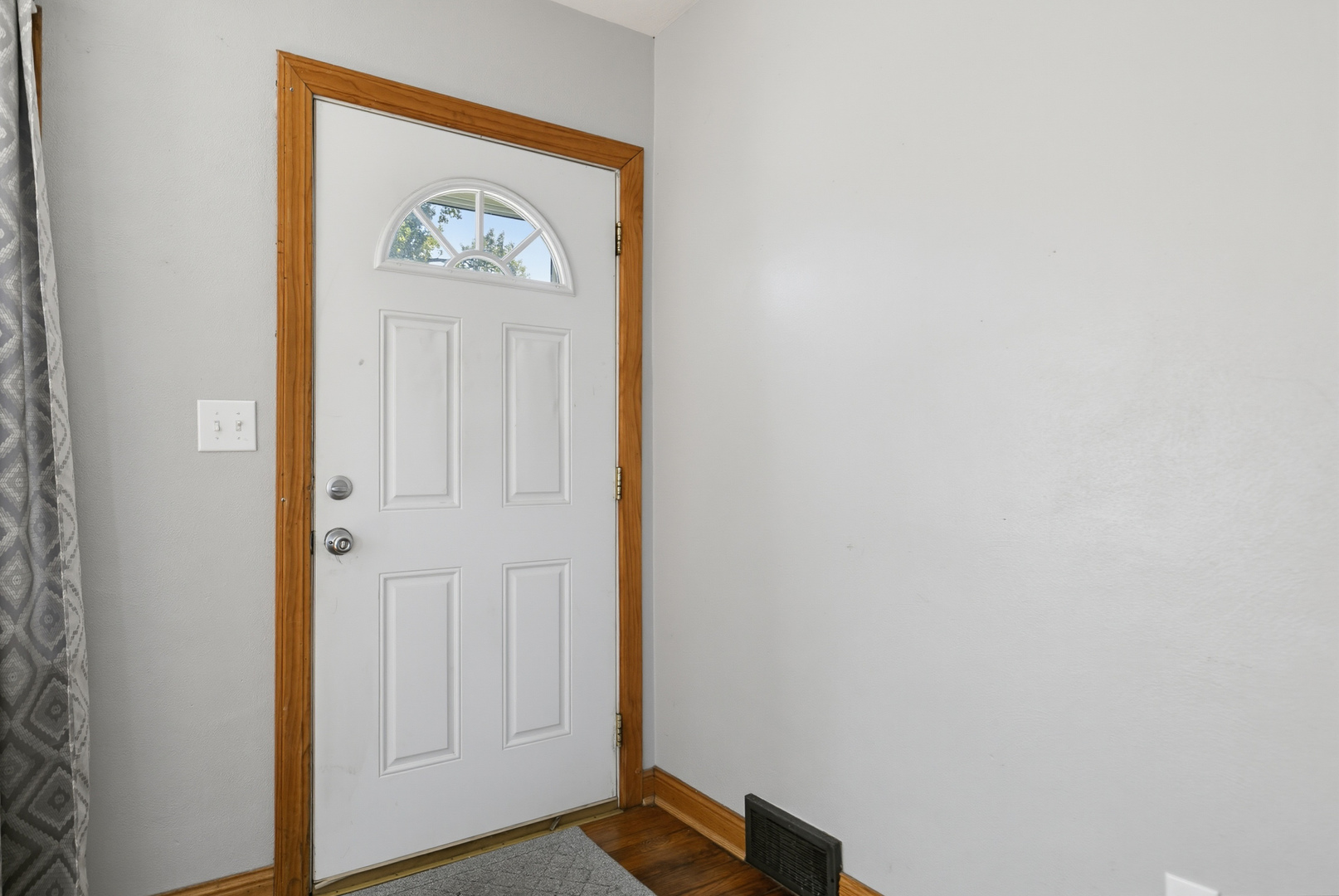 244 W 31st Street Property Photo 4
