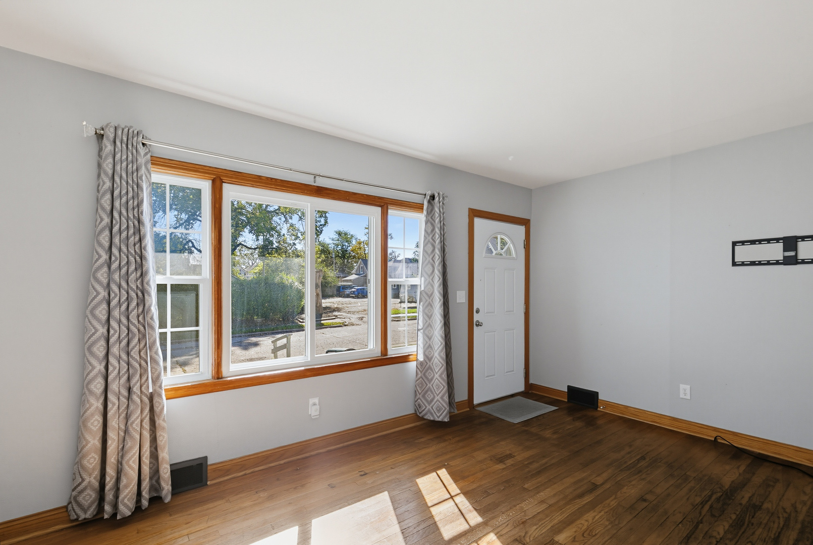 244 W 31st Street Property Photo 7