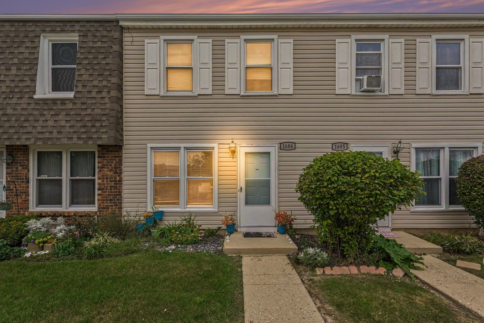 1686 Shamrock Court Property Photo 1