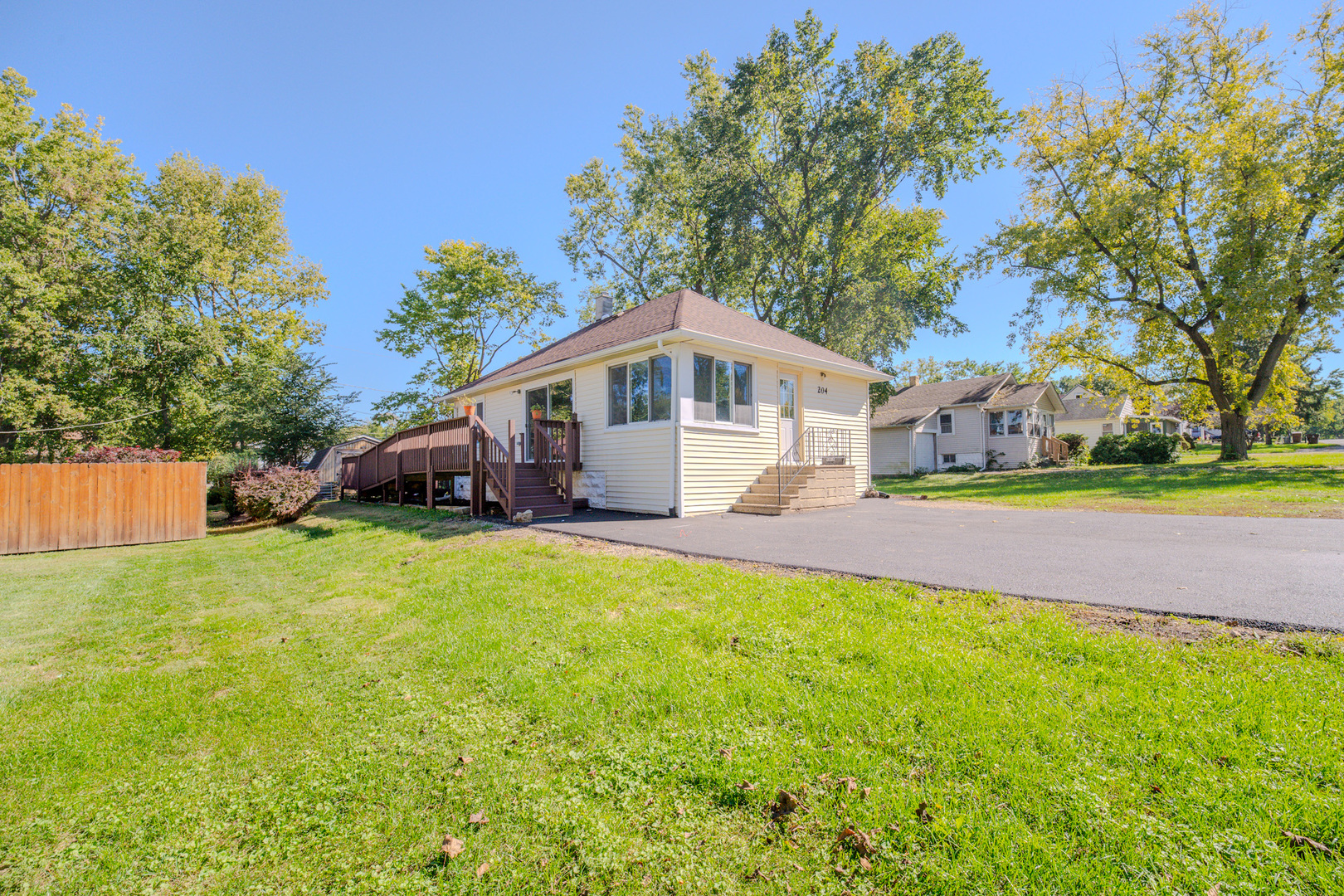 204 Barr Elms Avenue Property Photo 1