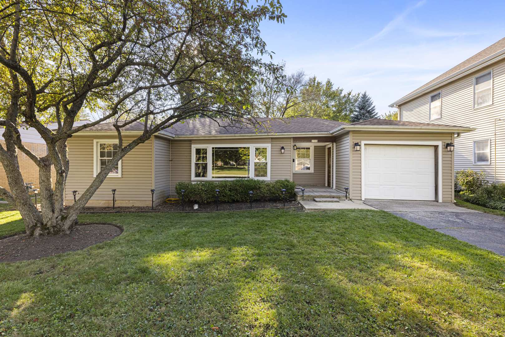 200 S Greeley Street Property Photo 1