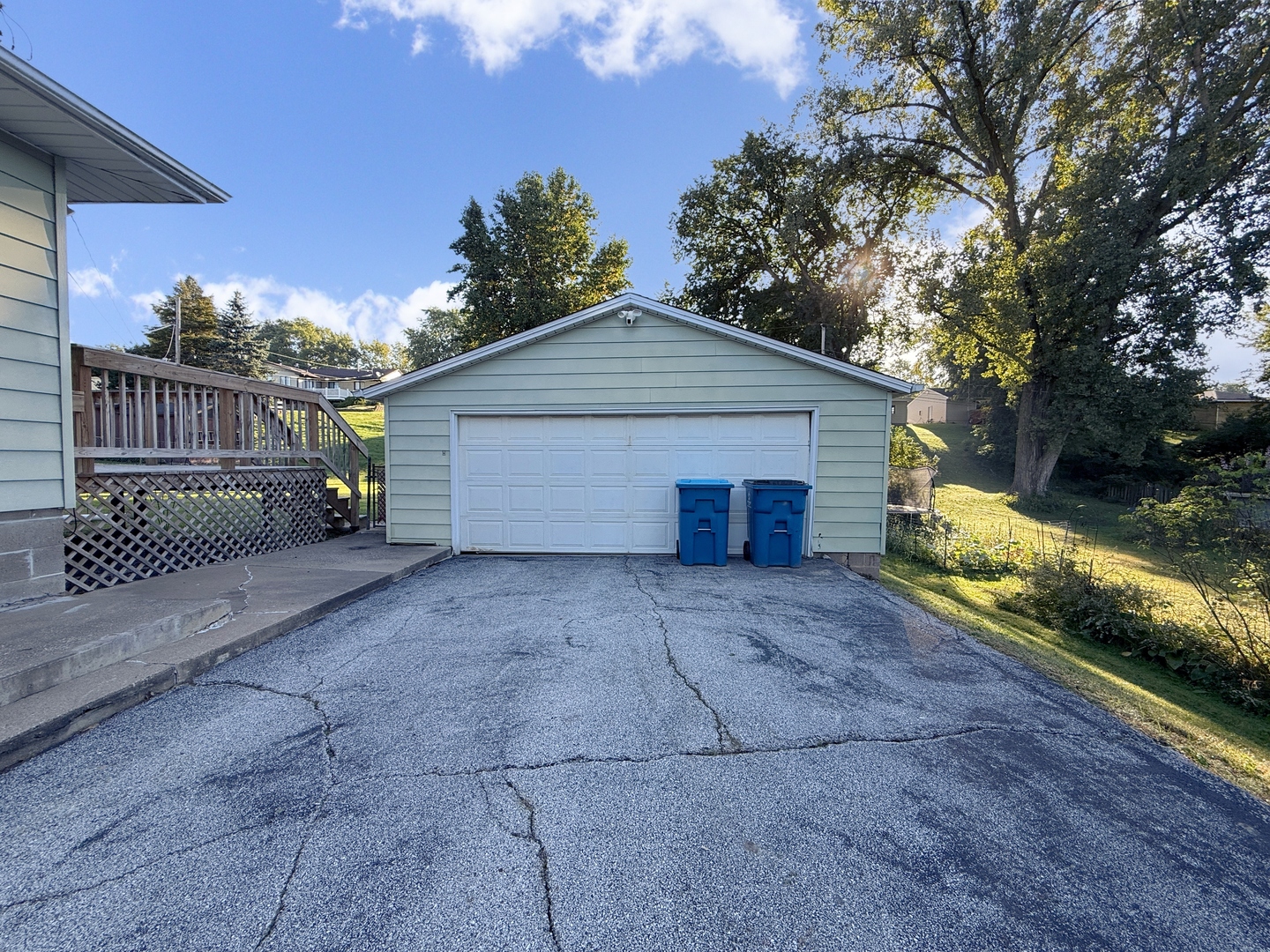 235 Cherry Court Property Photo 3