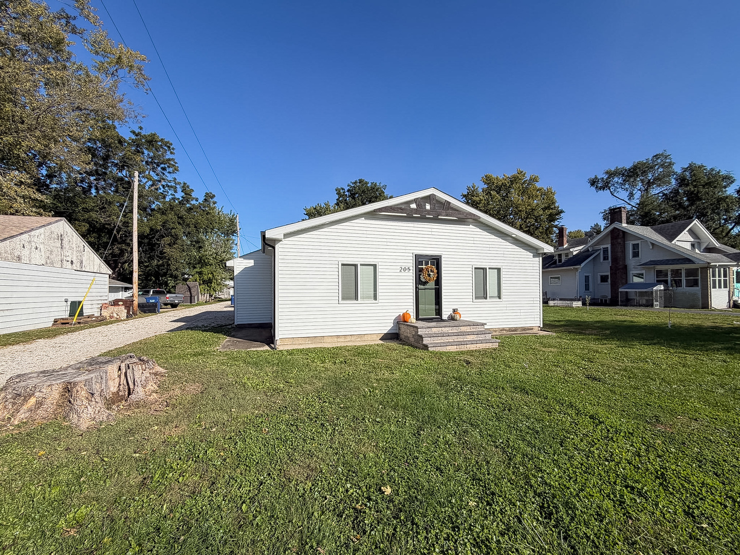205 S Washington Street Property Photo 1