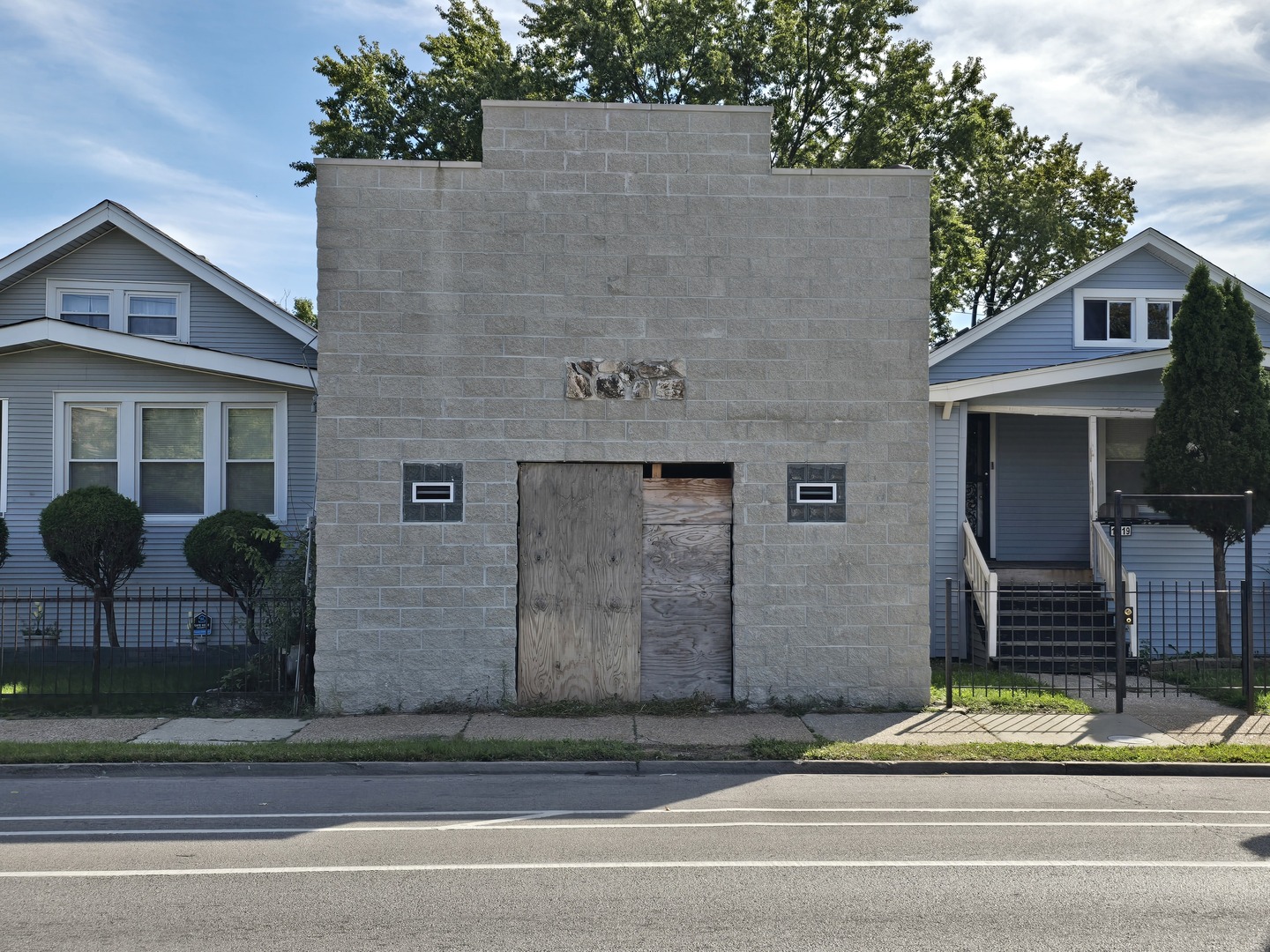 1117 W 103rd Street Property Photo 1