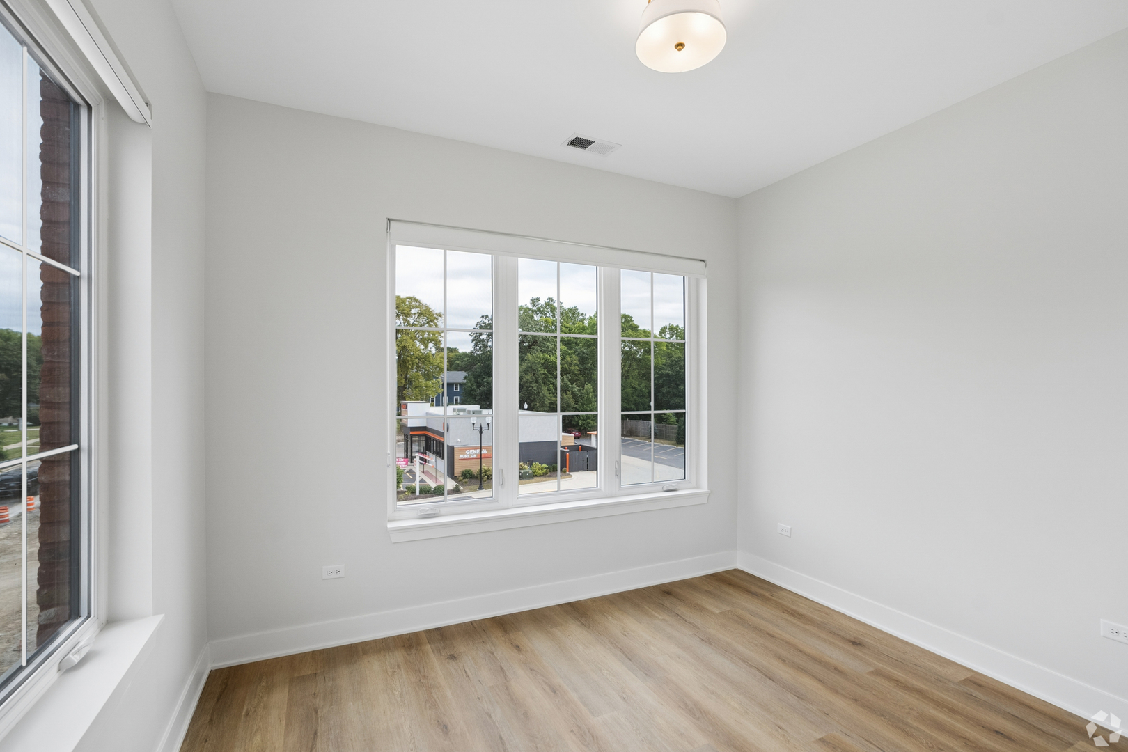 128 E State Street 207 Property Photo 7