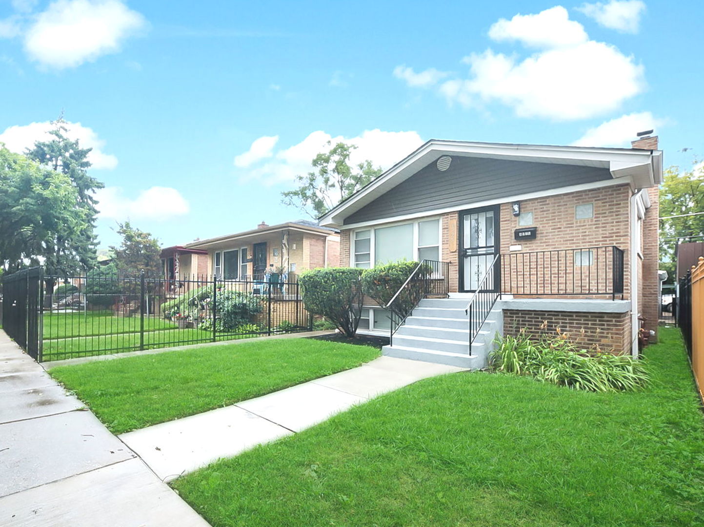 6525 S Bell Avenue Property Photo 2