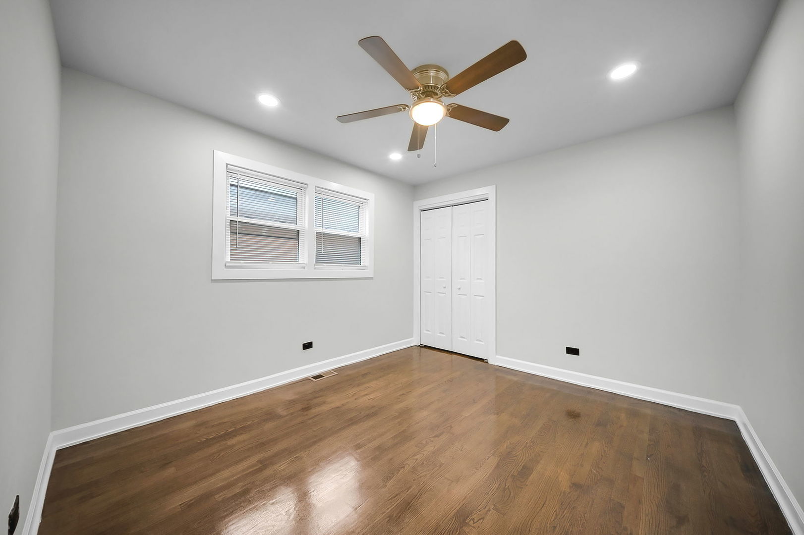 6525 S Bell Avenue Property Photo 12