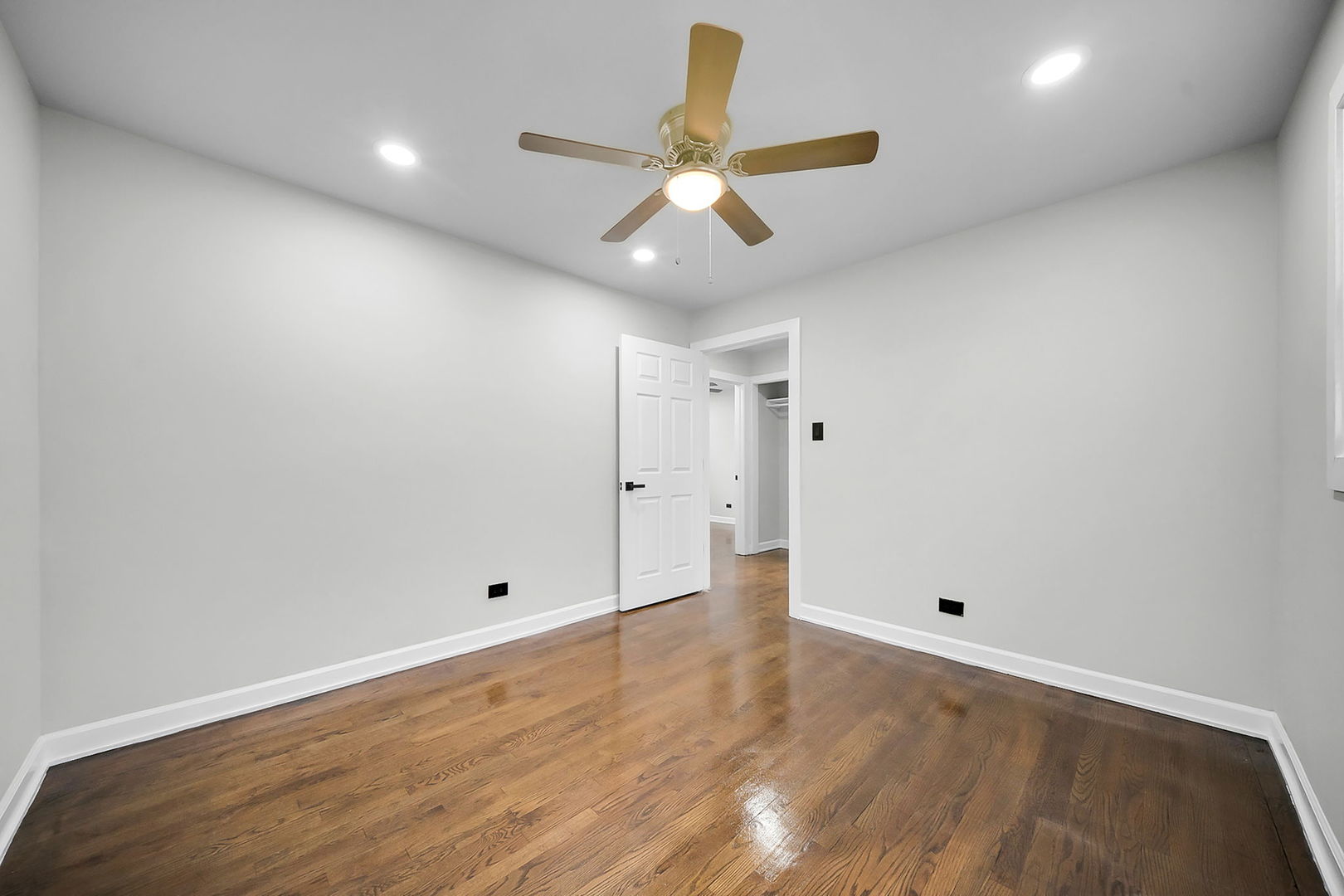6525 S Bell Avenue Property Photo 13