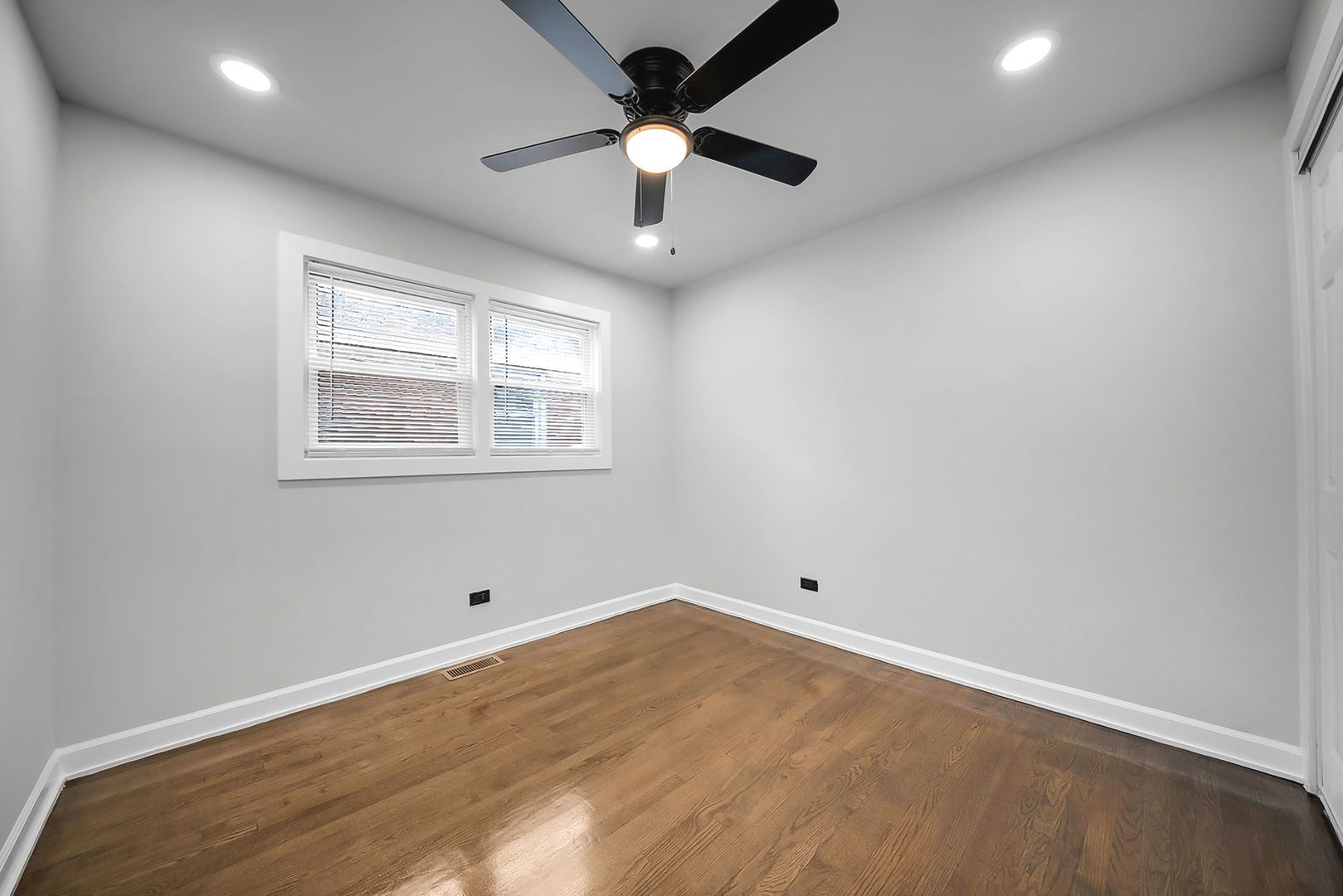 6525 S Bell Avenue Property Photo 14
