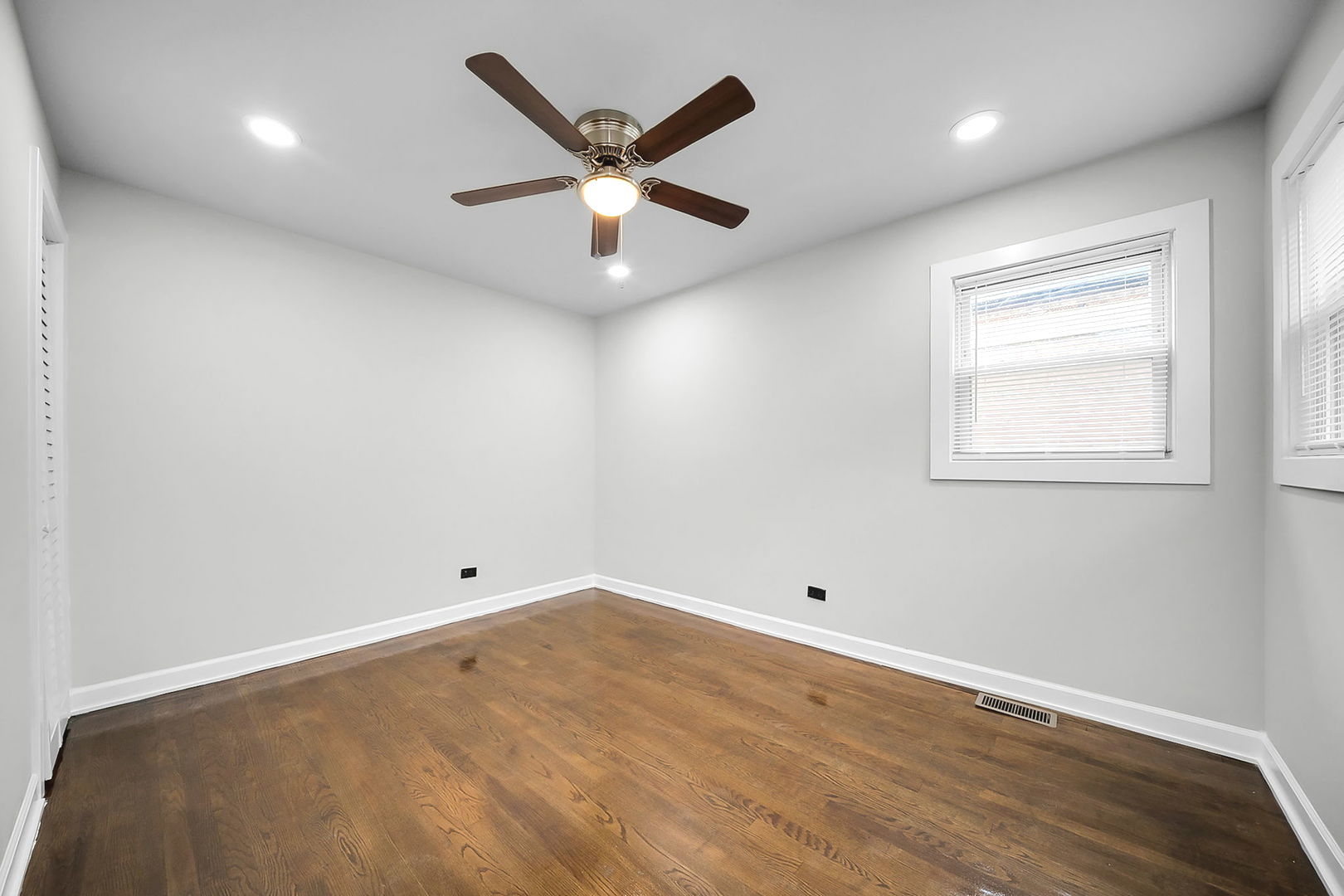 6525 S Bell Avenue Property Photo 17