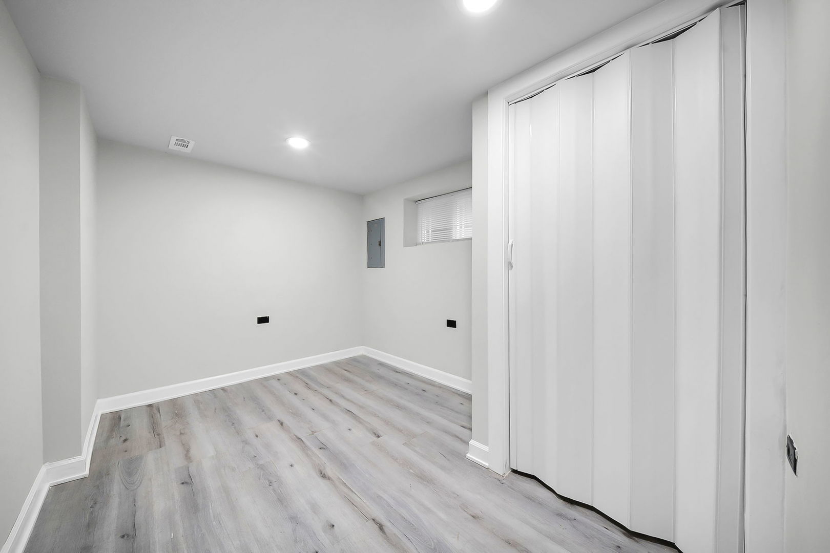 6525 S Bell Avenue Property Photo 18