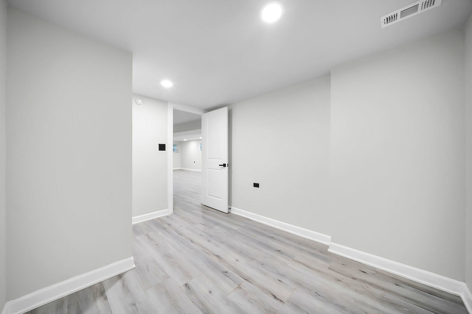 6525 S Bell Avenue Property Photo 19