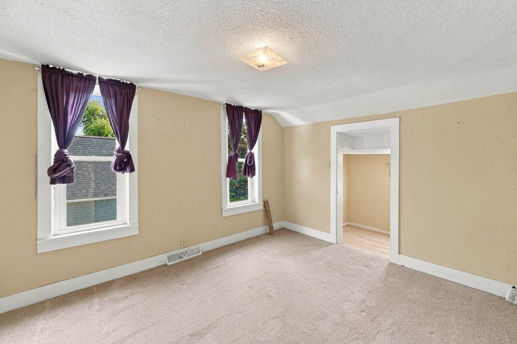 608 3rd Avenue Property Photo 23