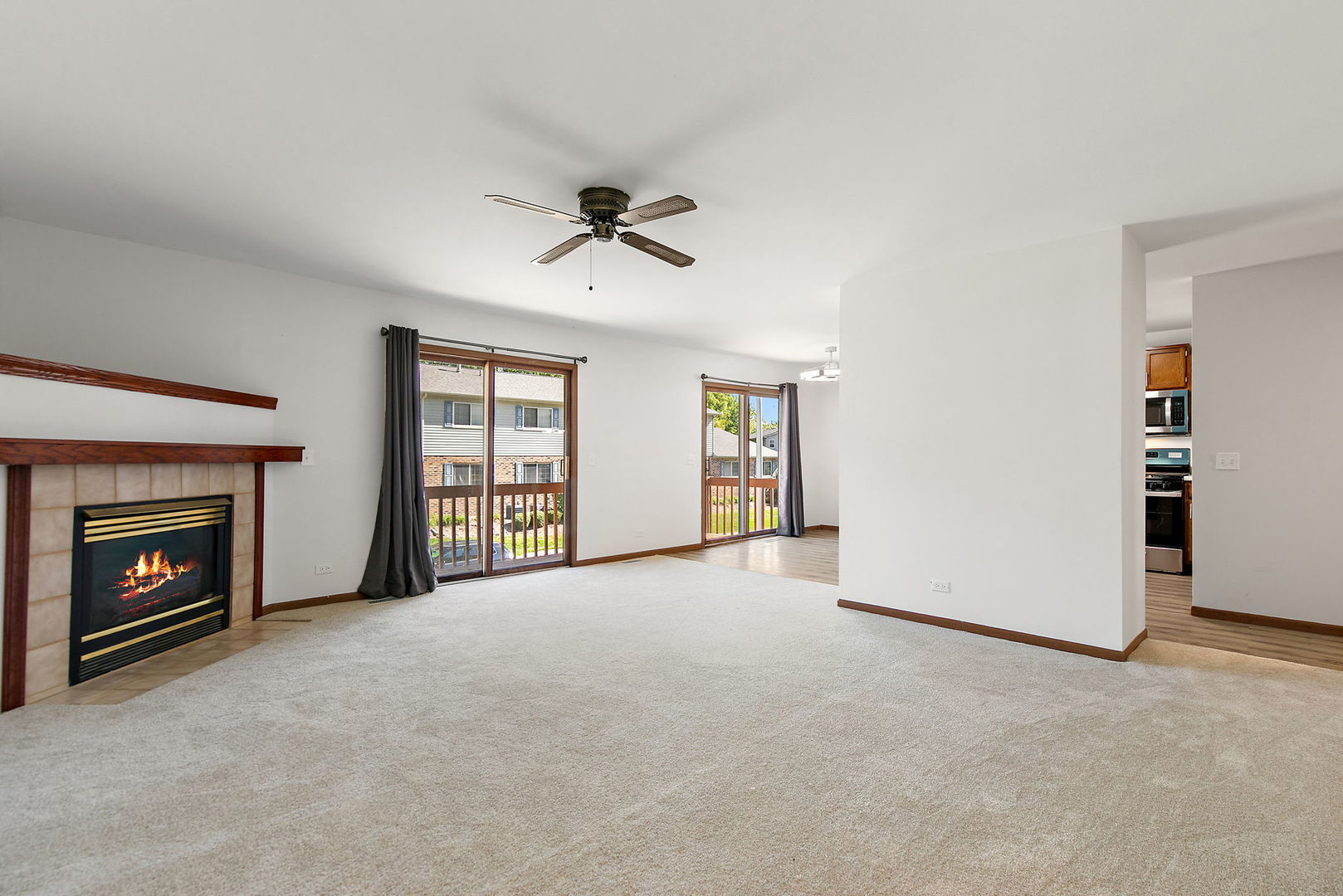 320 Woodridge Circle B Property Photo 3