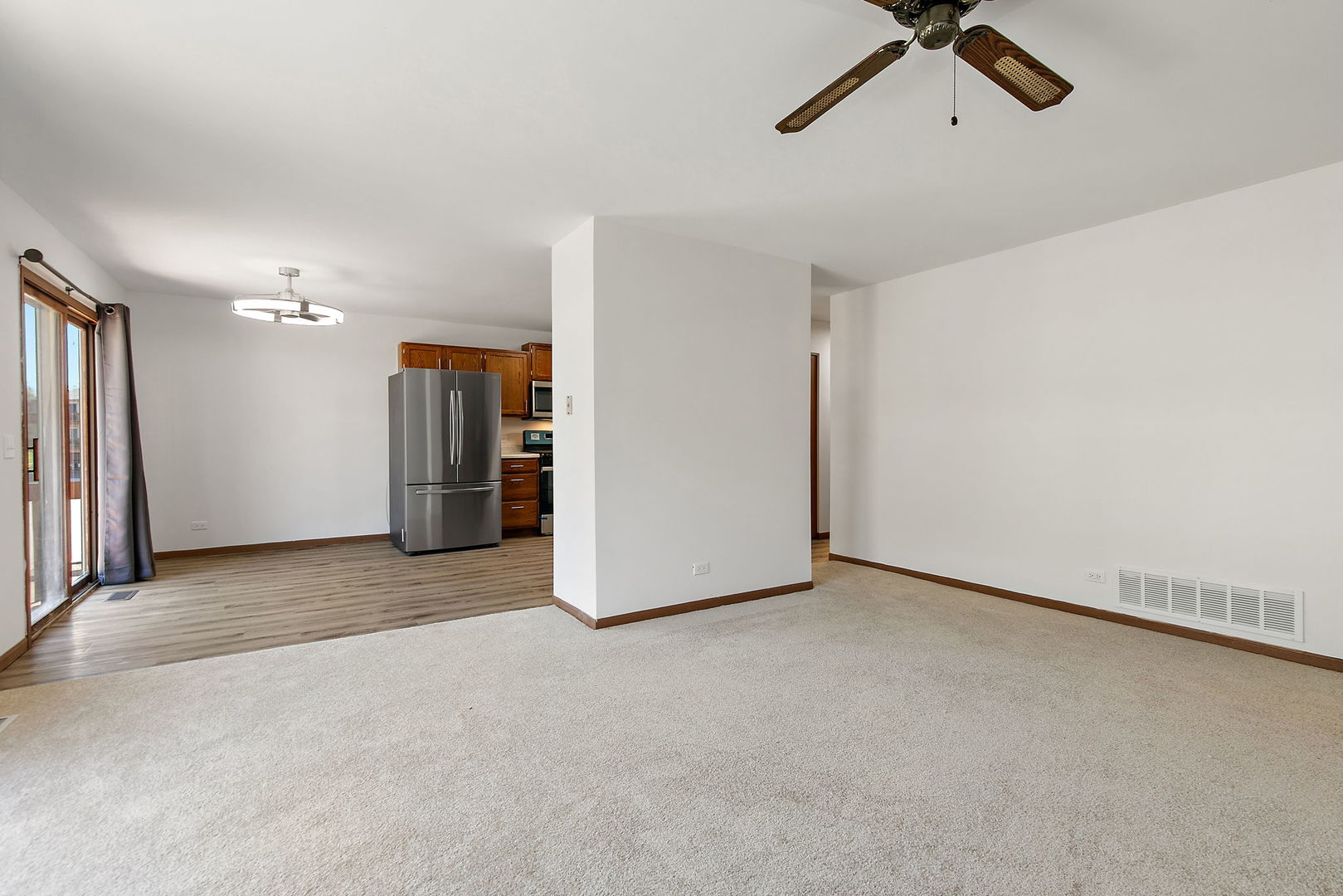 320 Woodridge Circle B Property Photo 4