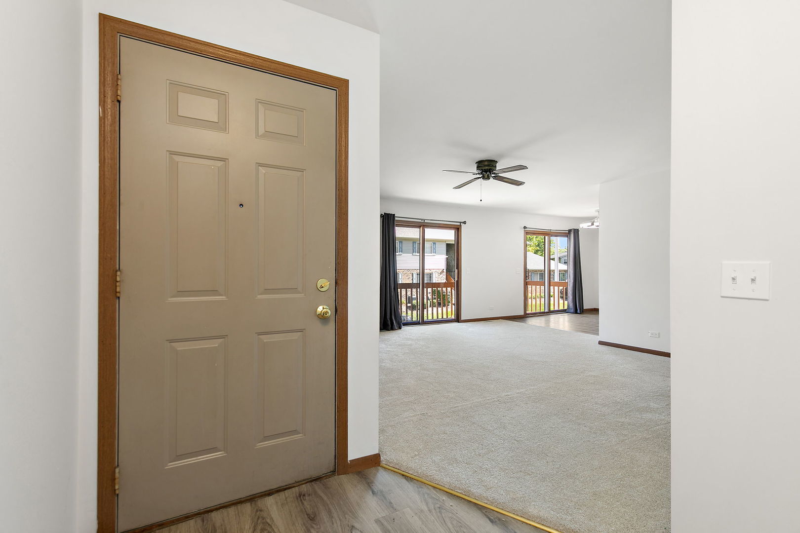 320 Woodridge Circle B Property Photo 5
