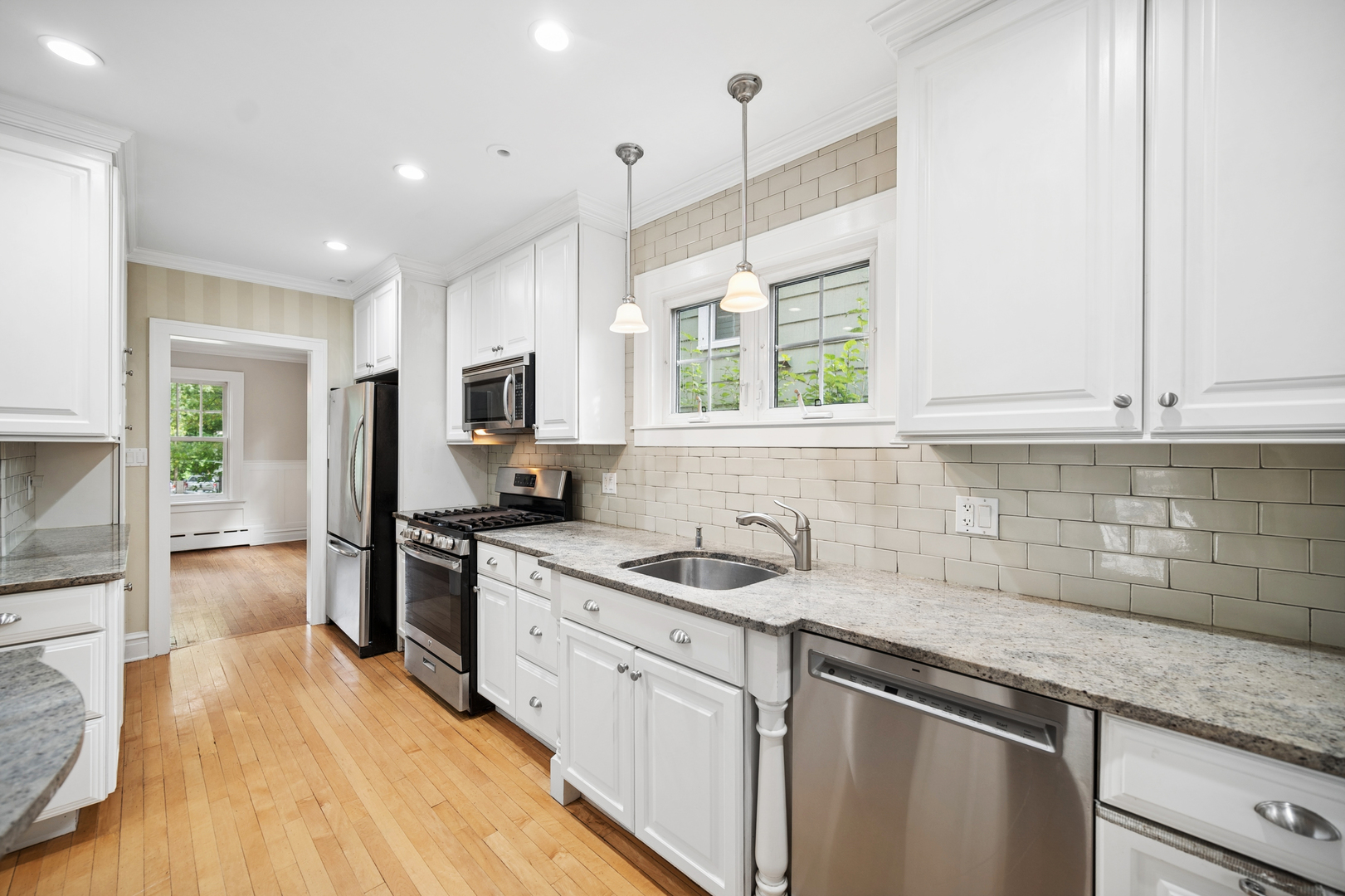1540 Sheridan Road Property Photo 8