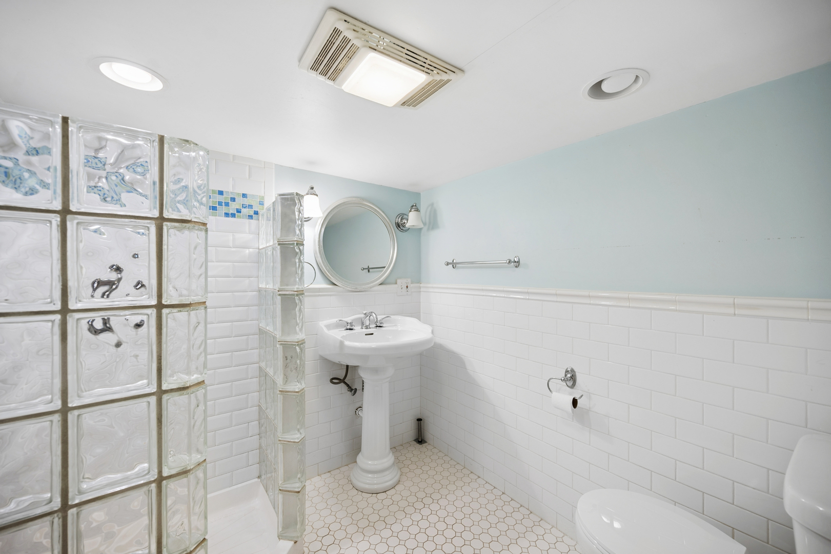1540 Sheridan Road Property Photo 22