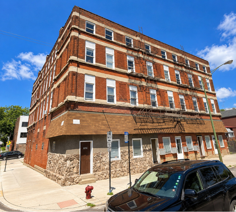 3252-56 S Wallace Street Property Photo 1
