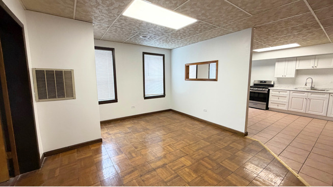3252-56 S Wallace Street Property Photo 5