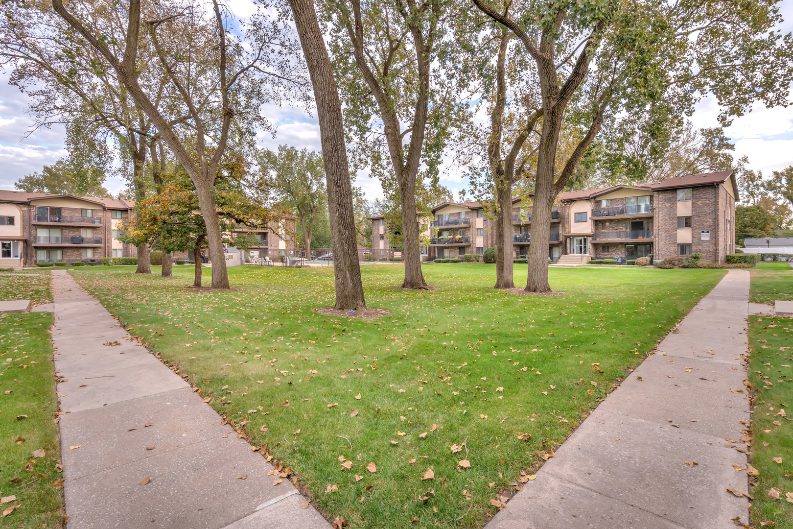 13515 Le Claire Avenue 58 Property Photo 18