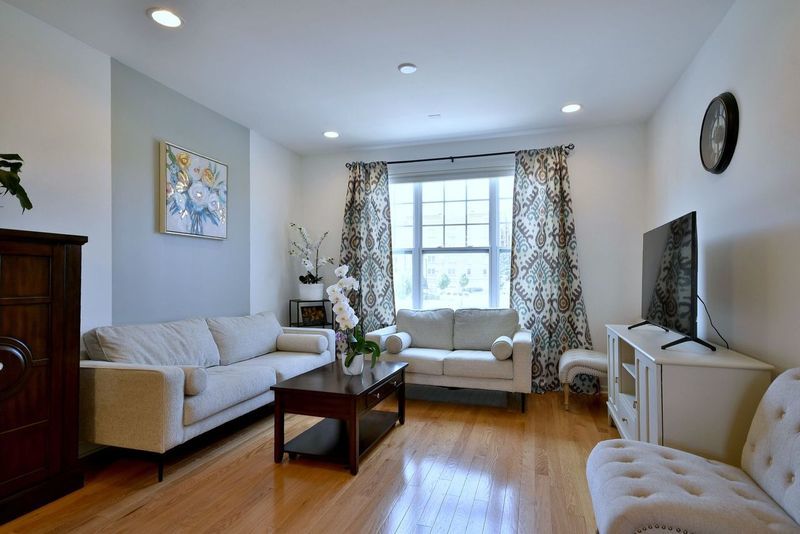 803 Lee Street Property Photo 2