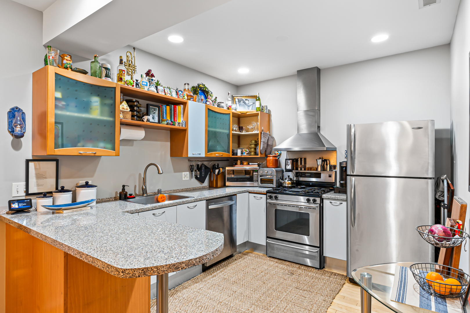 2021 W Arthur Avenue 2e Property Photo 11